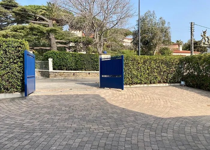 Villa Montfleuri, Vieille A Pieds, Vue Mer, Piscine, 8 Pers *